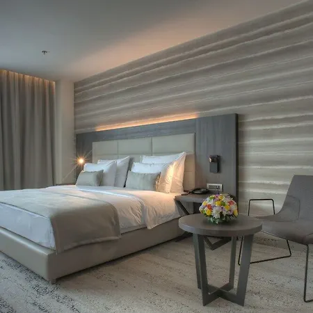 Voco - By Ihg 5* Podgorica